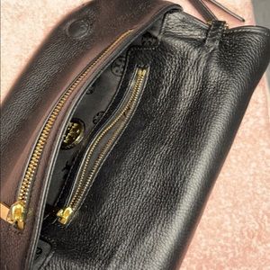 Tory Burch Black adjustable crossbody Britten Clutch